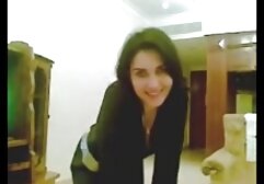 Hermosa rubia adolescente paseos cojiendo con peruanas la enorme polla al aire libre